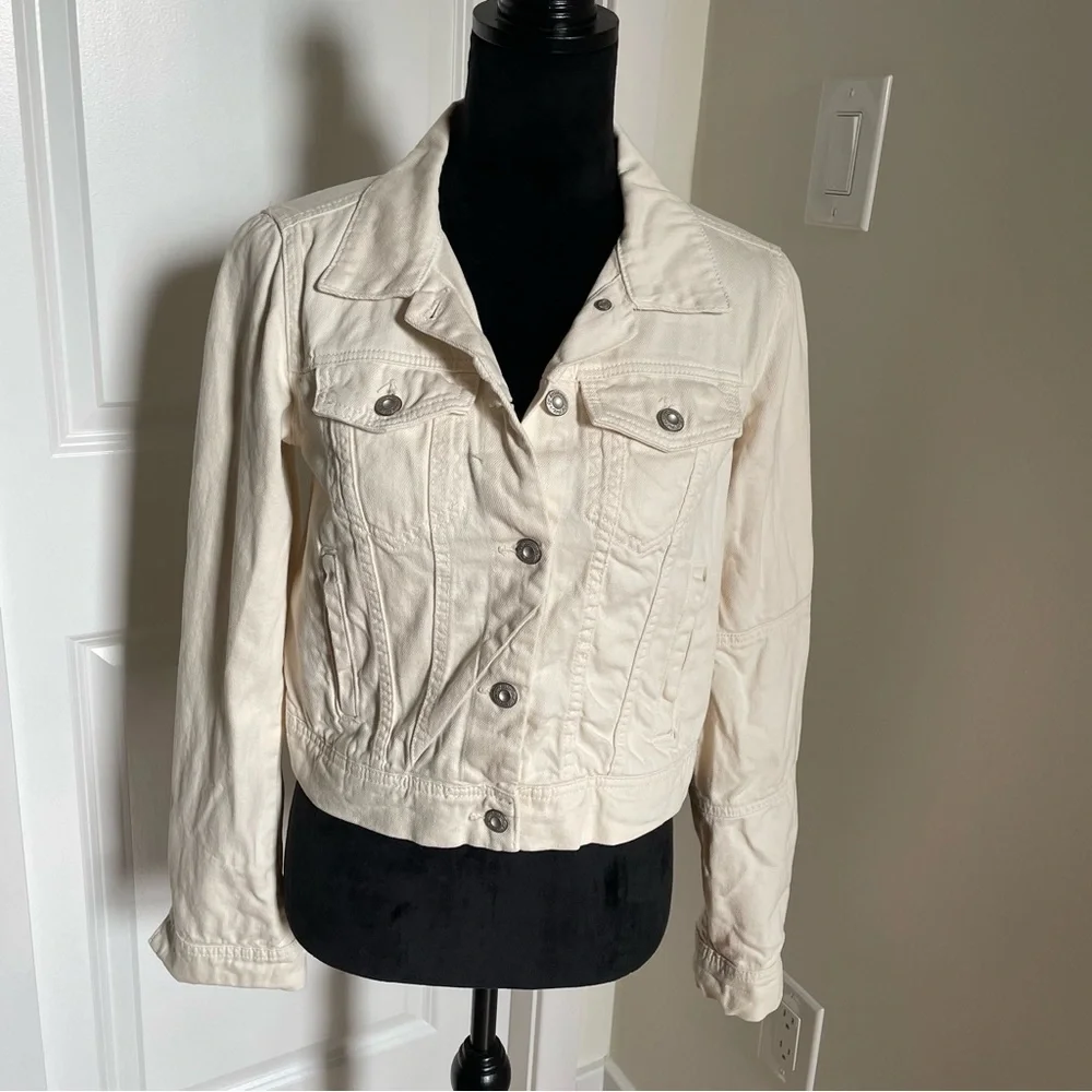 Free People Ecru White Button Up Patch Sleeve Rumors Denim Jacket Size XS - Picture 3 of 11